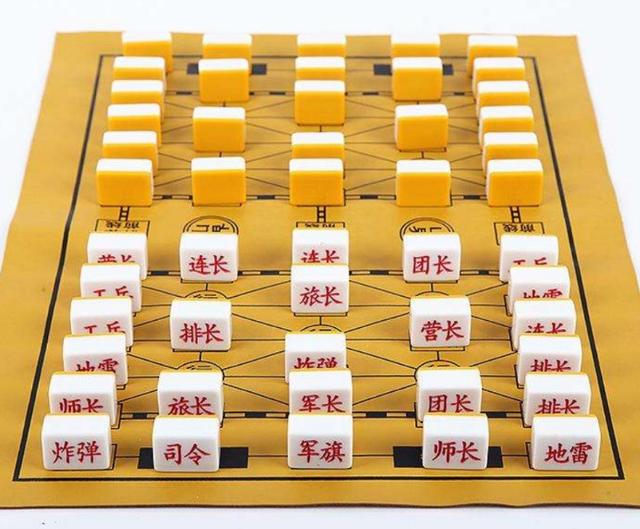 扑克、麻将、军棋和五子棋是哪国人发明的？象棋是不是韩信发明的？-第4张图片-亚星国际官网
