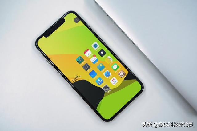 年中买华为还是苹果手机好的简单介绍-第2张图片-亚星国际官网