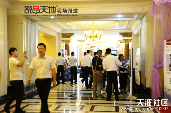 2014年华为中高端手机
:新中源2014高端新品金妆砖、托斯卡纳砖发布现场——产品篇-第2张图片-亚星国际官网