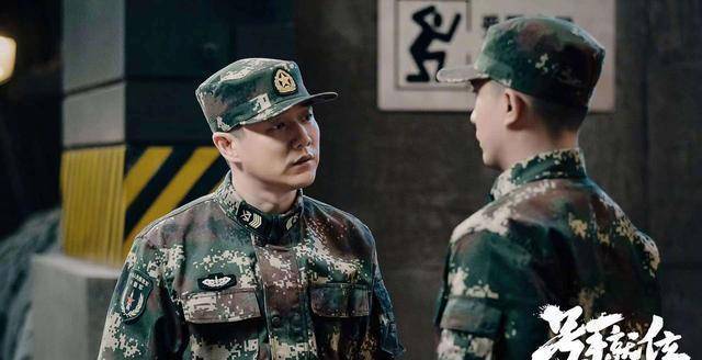 抖音版小苹果原唱是谁:肖央实力深藏不露：《人潮汹涌》搭刘德华，《小苹果》要推大电影
