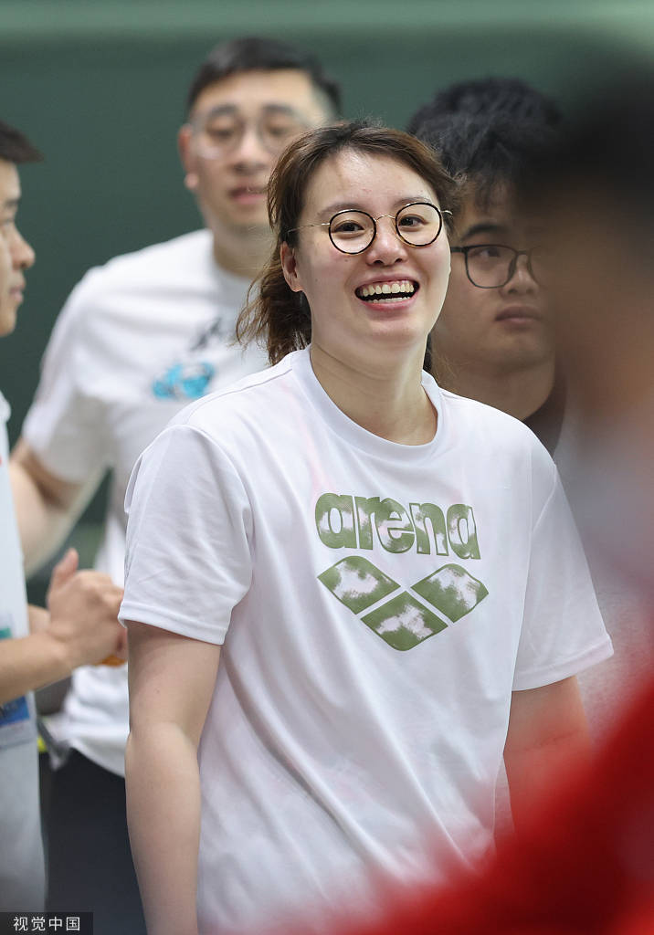 325经典版苹果版:傅园慧赛场再出金句：年轻选手能叫我阿姨了，眼神就像看长辈