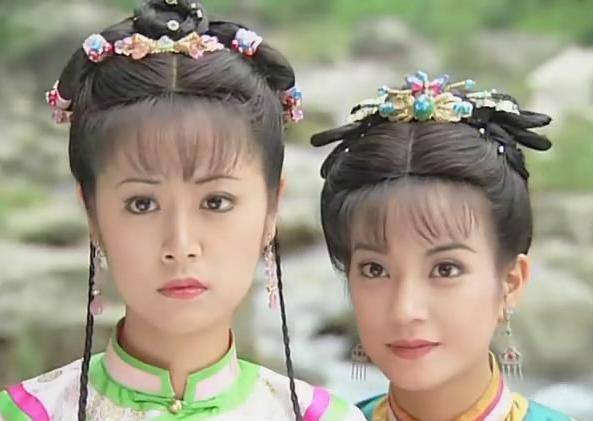 播放小苹果阿姨版
:难怪无法超越《还珠》同是翻山认爹，原版跋山涉水，新版却像郊游