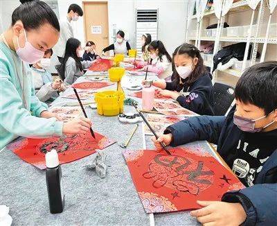 小苹果琵琶版儿童
:在海外，带孩子们沉浸式体验春节