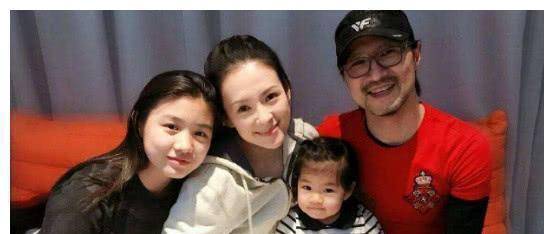 18岁贷款苹果版
:汪峰与前妻葛荟婕14岁女儿小苹果近照曝光，和章子怡感情好似亲生