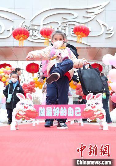 小苹果校园青春版:宁夏132万中小学（幼儿园）学生回归课堂