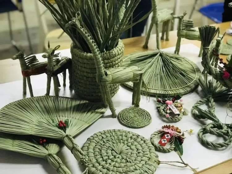 手机指南针:虹口区青少中心亲子活动又来啦~这次的项目是→