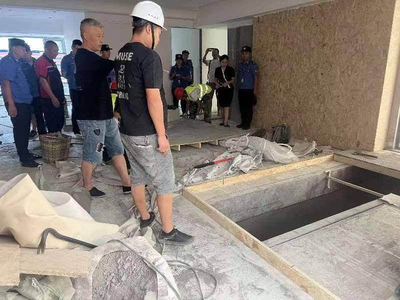 企业互联网安卓版:业主花10多万私自挖了个60平方米地下室，被依法拆除限期回埋