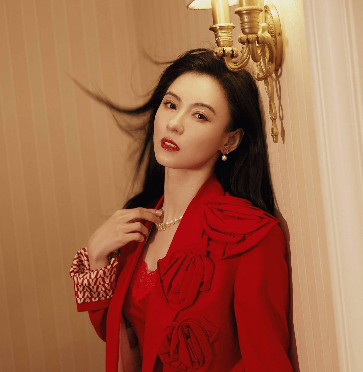 张柏芝突然宣布改名，王菲在上海顺利产女，谢霆锋紧急改遗嘱？-第2张图片-亚星国际官网