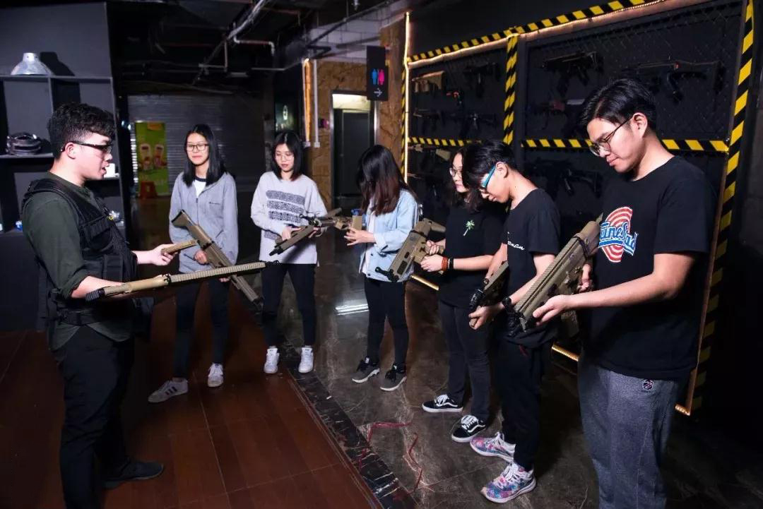 真人版吃鸡游戏安卓版下载吃鸡灵敏度生成器安卓版下载-第2张图片-亚星国际官网